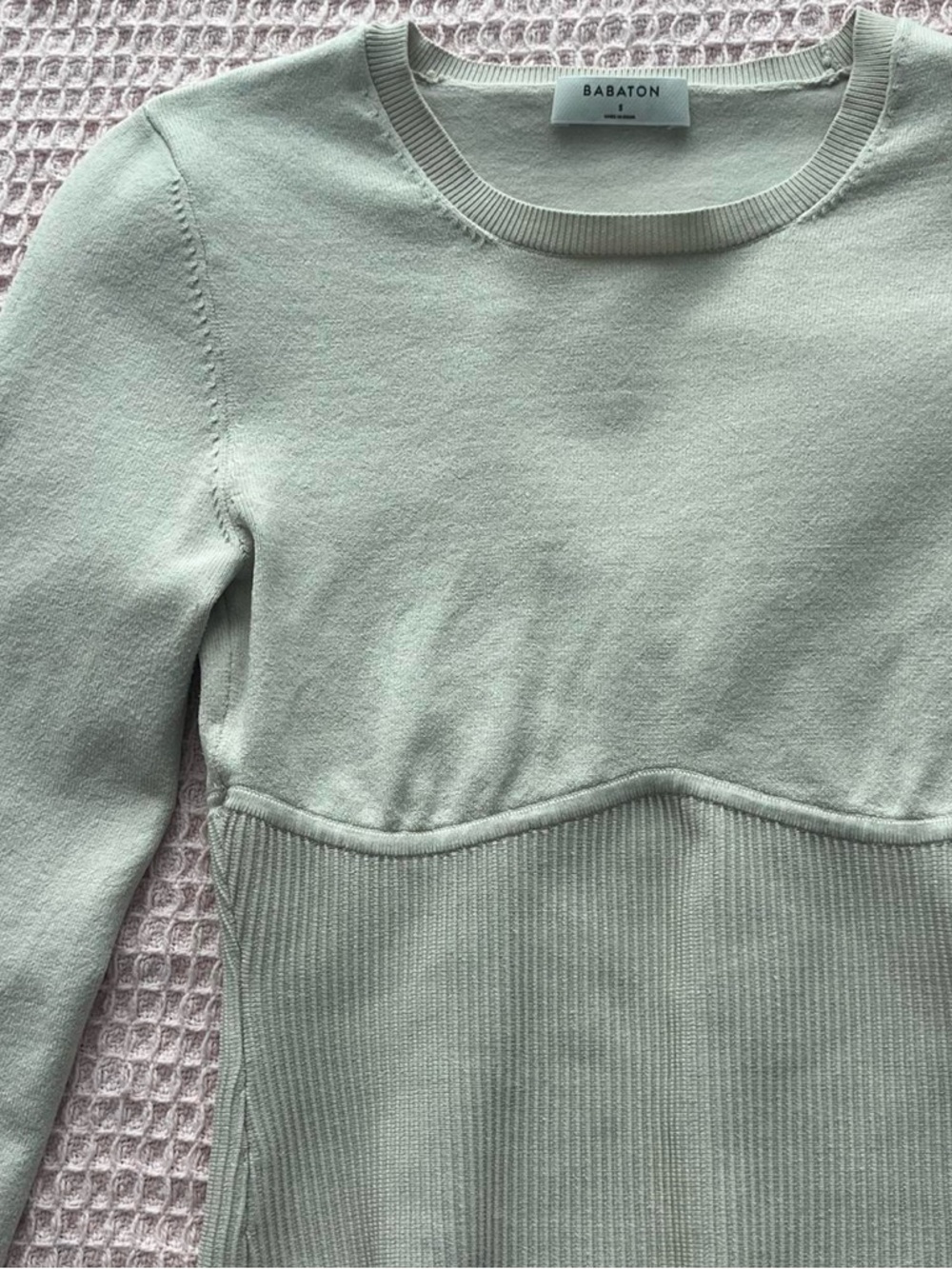 Babaton Cream Ribbed Long Sleeve Crop Top - Picture 2 of 3